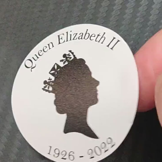 2x Queen Elizabeth II Stickers Decals Car Stickers Respect Memory 5cm Round Cut